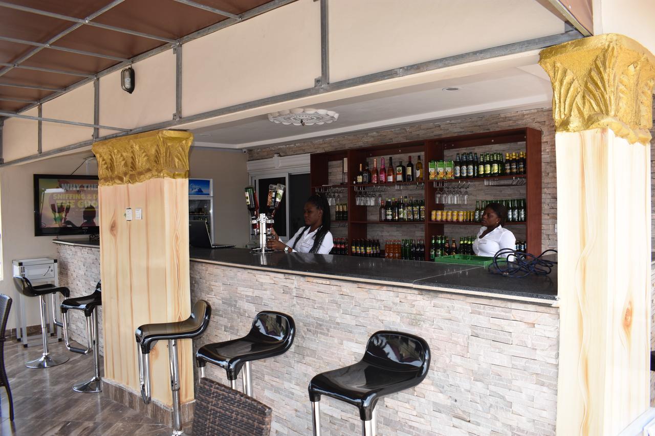 Cascade Hotel Lapaz Buitenkant foto